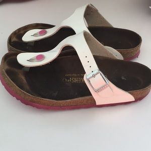 Birkenstock Gizeh White Patent with Pink Sole